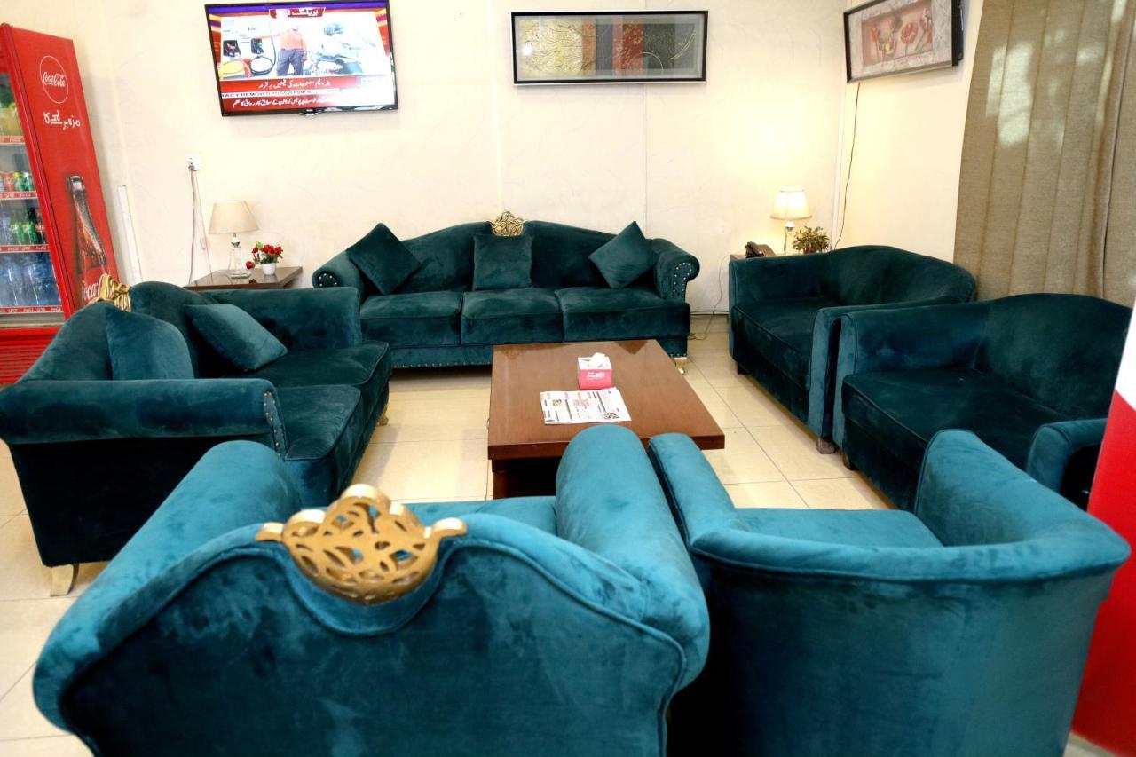 Royalton Inn Hotel - Gulberg Lahor Dış mekan fotoğraf